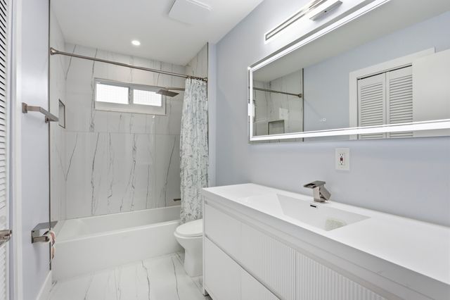 360 Hammocks Trail, Greenacres, FL 33413