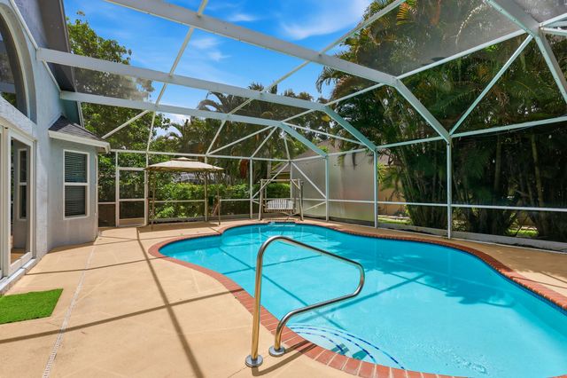 360 Hammocks Trail, Greenacres, FL 33413