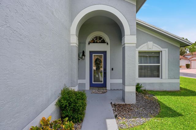 360 Hammocks Trail, Greenacres, FL 33413