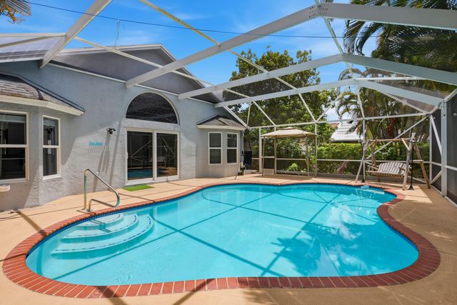 360 Hammocks Trail, Greenacres, FL 33413