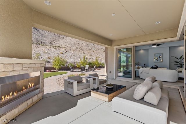 2951 The Peaks Lane, Las Vegas, NV 89138