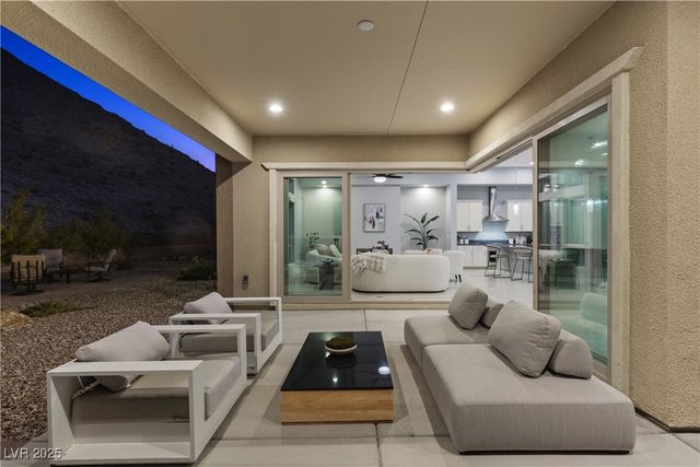 2951 The Peaks Lane, Las Vegas, NV 89138