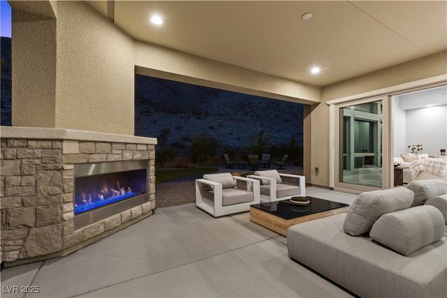 2951 The Peaks Lane, Las Vegas, NV 89138