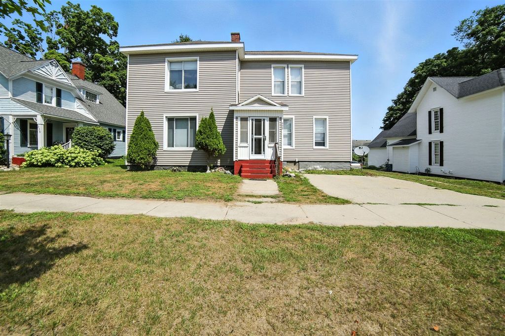 332 W Upton Avenue, Reed City, MI 49677