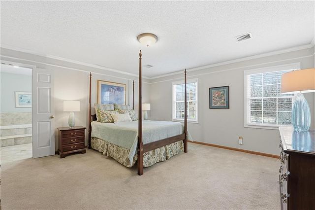 3825 NW 75th Street, Kansas City, MO 64151