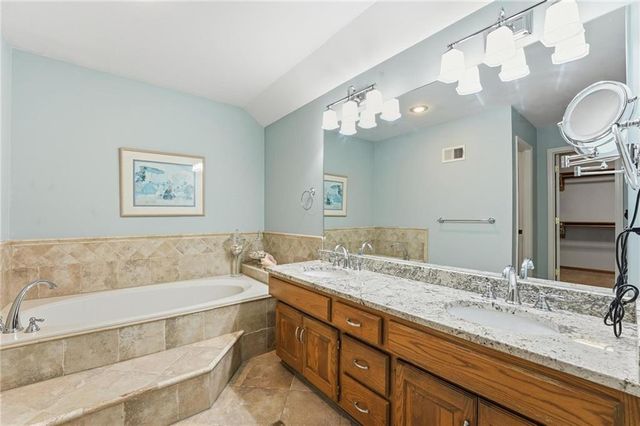 3825 NW 75th Street, Kansas City, MO 64151