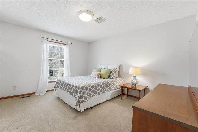 3825 NW 75th Street, Kansas City, MO 64151