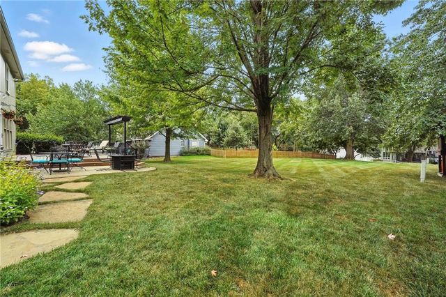 3825 NW 75th Street, Kansas City, MO 64151