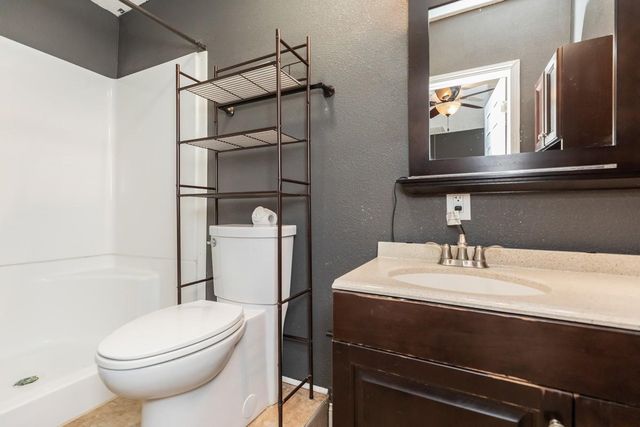 970 Charleston Circle, Bridge City, TX 77611