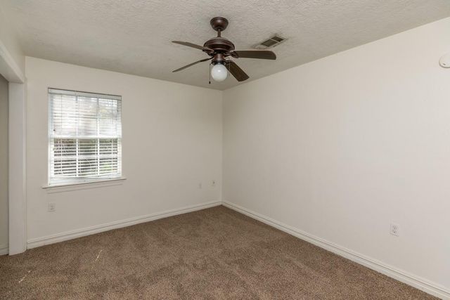 970 Charleston Circle, Bridge City, TX 77611