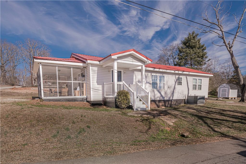 109 Pace Street, Easley, SC 29640