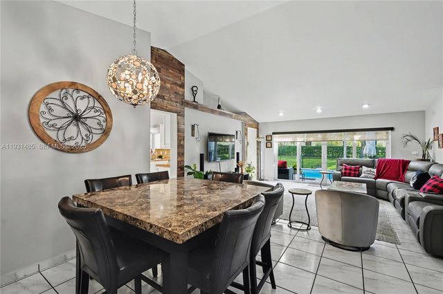 18736 NW 1st St, Pembroke Pines, FL 33029