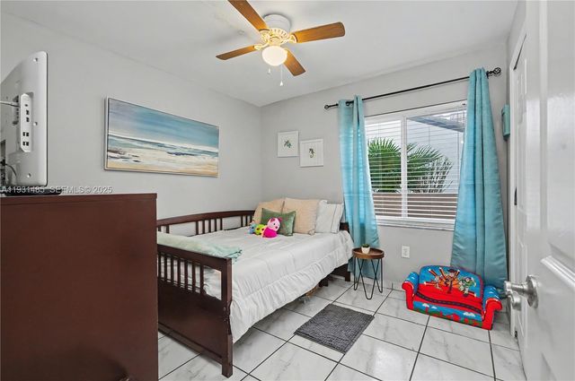 18736 NW 1st St, Pembroke Pines, FL 33029