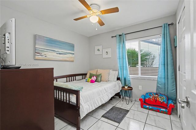 18736 NW 1st St, Pembroke Pines, FL 33029