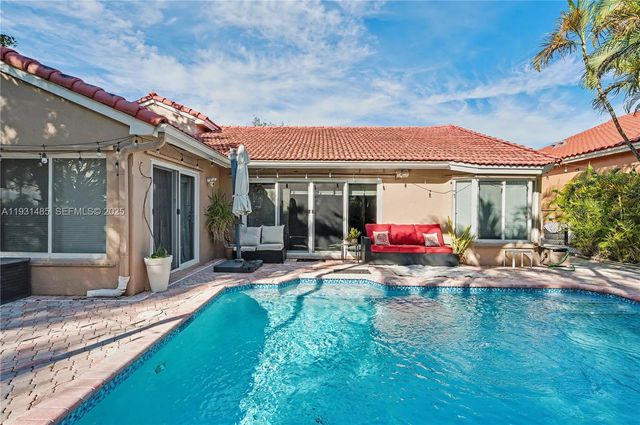 18736 NW 1st St, Pembroke Pines, FL 33029