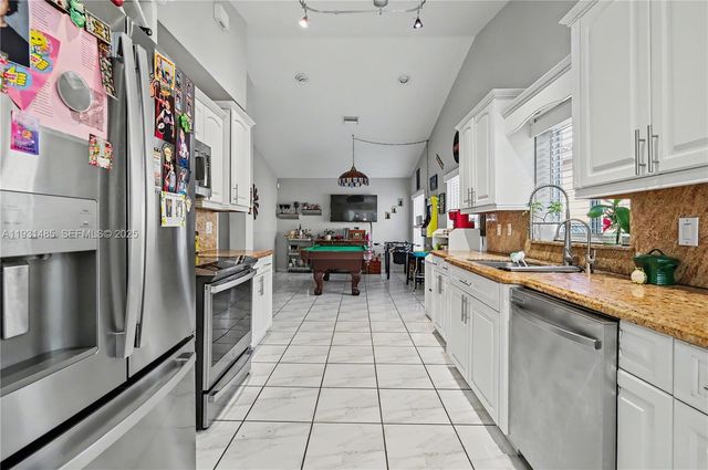 18736 NW 1st St, Pembroke Pines, FL 33029