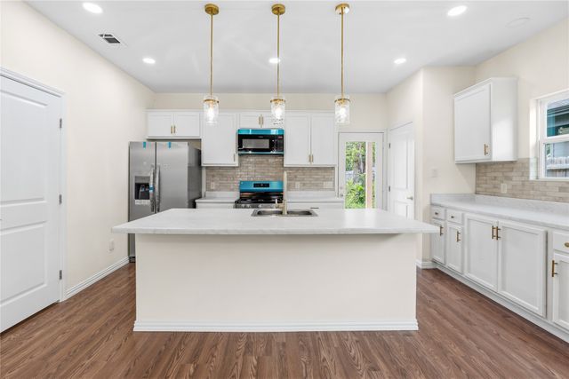 4115 Vineyard Drive, Dallas, TX 75212
