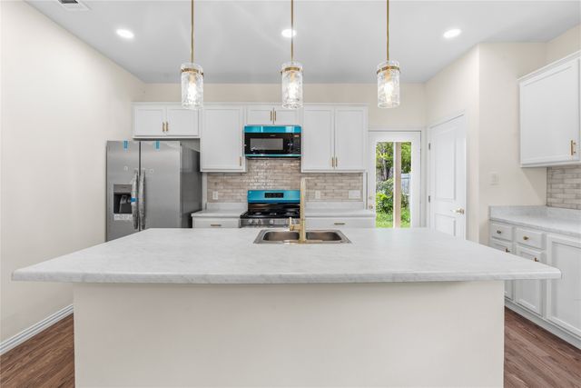 4115 Vineyard Drive, Dallas, TX 75212
