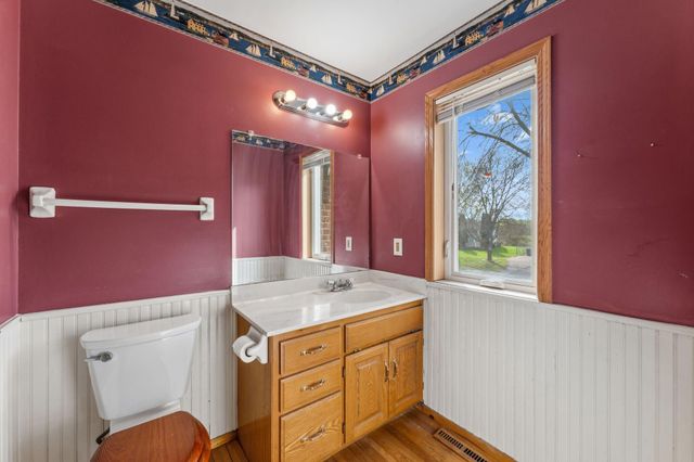 8568 Chanhassen Hills Drive S, Chanhassen, MN 55317