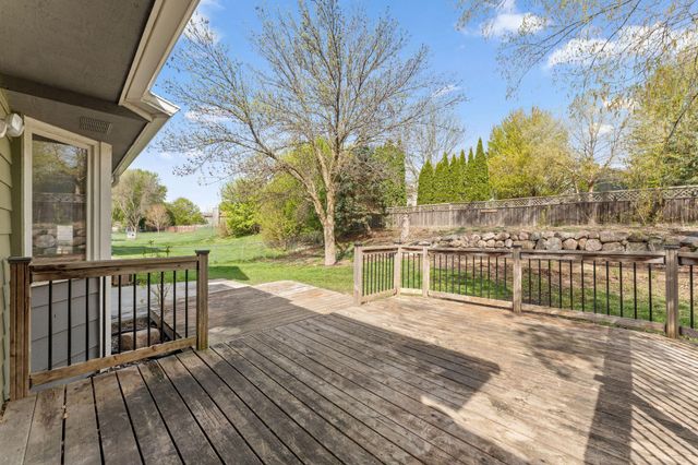 8568 Chanhassen Hills Drive S, Chanhassen, MN 55317