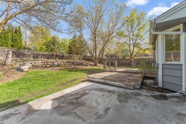 8568 Chanhassen Hills Drive S, Chanhassen, MN 55317