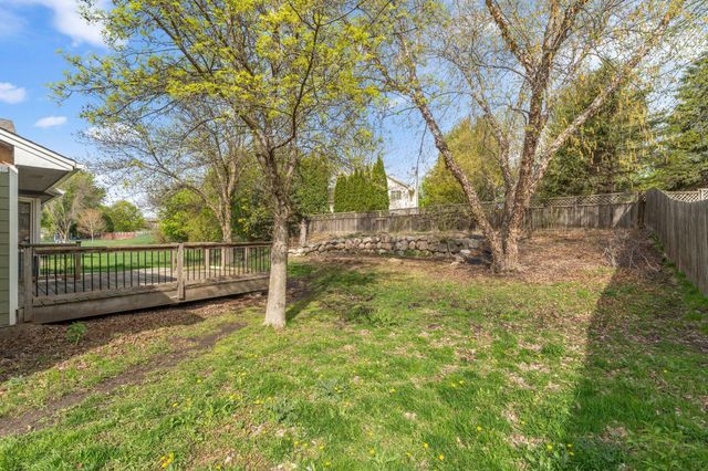 8568 Chanhassen Hills Drive S, Chanhassen, MN 55317
