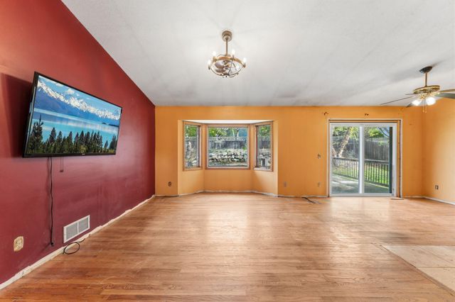 8568 Chanhassen Hills Drive S, Chanhassen, MN 55317