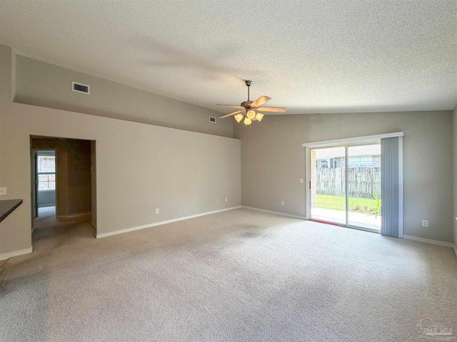 697 Mozingo Ln, Pensacola, FL 32514