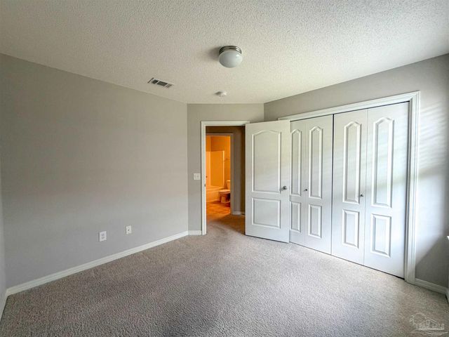 697 Mozingo Ln, Pensacola, FL 32514