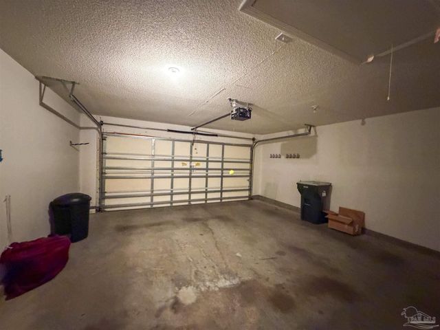 697 Mozingo Ln, Pensacola, FL 32514