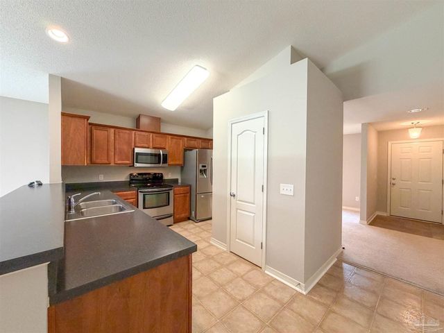 697 Mozingo Ln, Pensacola, FL 32514