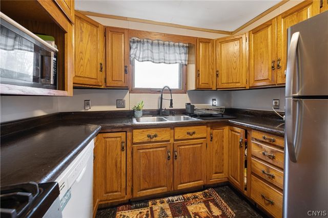 101 Crysler Drive, Manlius, NY 13057