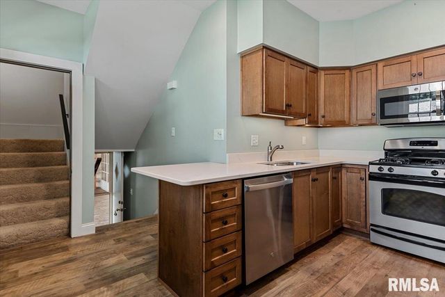 1326 S PARK Avenue, Springfield, IL 62704