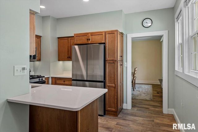 1326 S PARK Avenue, Springfield, IL 62704