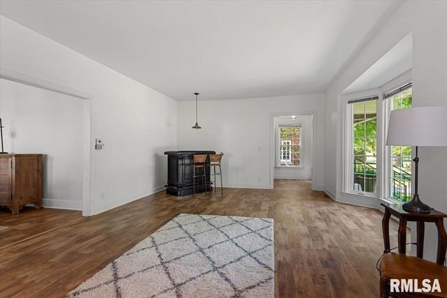 1326 S PARK Avenue, Springfield, IL 62704