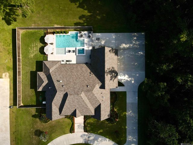 9984 Forrest Delatte Rd, Denham Springs, LA 70726
