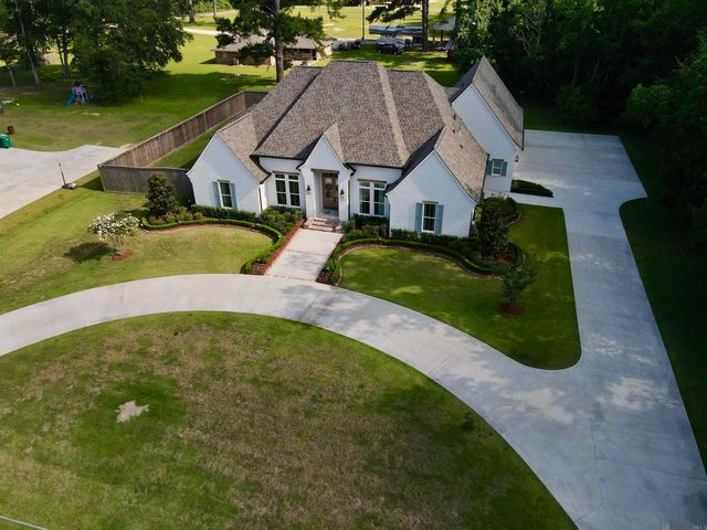 9984 Forrest Delatte Rd, Denham Springs, LA 70726