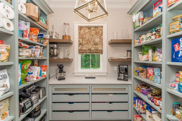 9984 Forrest Delatte Rd, Denham Springs, LA 70726
