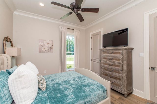 9984 Forrest Delatte Rd, Denham Springs, LA 70726