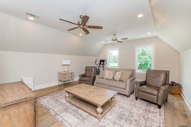 9984 Forrest Delatte Rd, Denham Springs, LA 70726