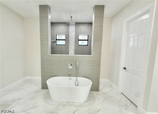 2006 NW 21st ST, Cape Coral, FL 33993