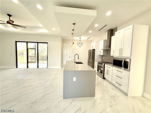 2006 NW 21st ST, Cape Coral, FL 33993