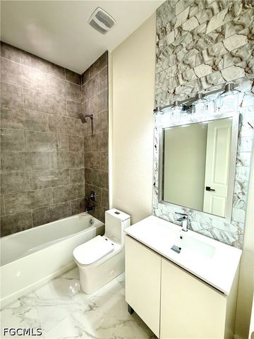 2006 NW 21st ST, Cape Coral, FL 33993