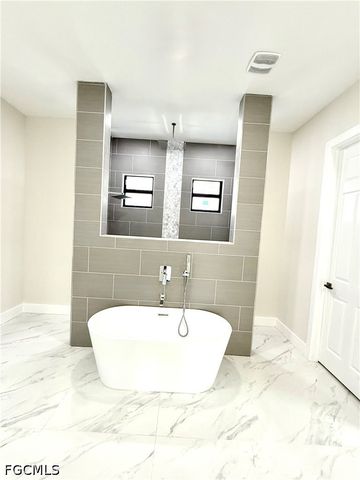 2006 NW 21st ST, Cape Coral, FL 33993