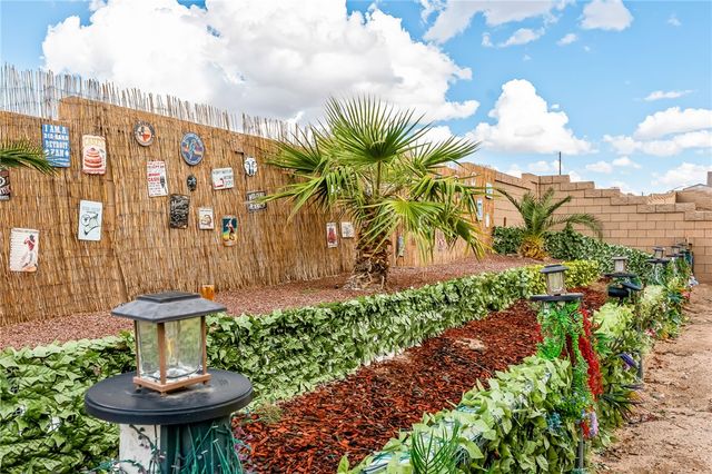 1411 E Seneca Way, Fort Mohave, AZ 86426