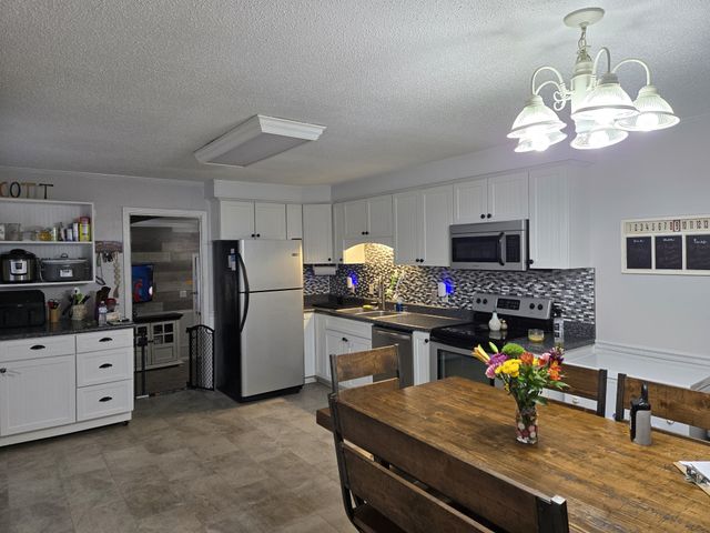 444 Bryan Rd, Clarksville, TN 37043