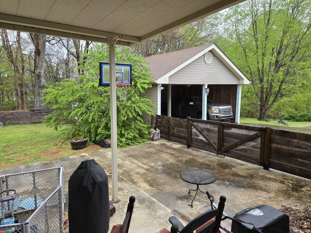 444 Bryan Rd, Clarksville, TN 37043