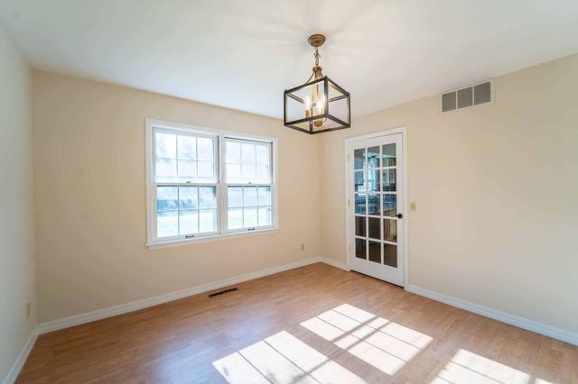 5486 S Clay Avenue, Springfield, MO 65810