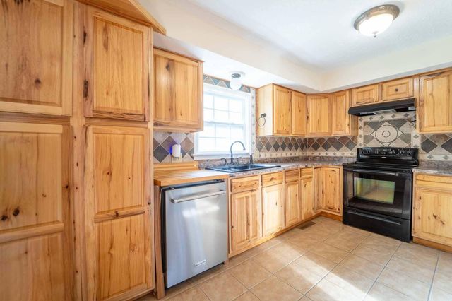 5486 S Clay Avenue, Springfield, MO 65810