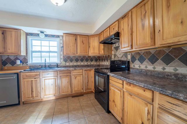 5486 S Clay Avenue, Springfield, MO 65810